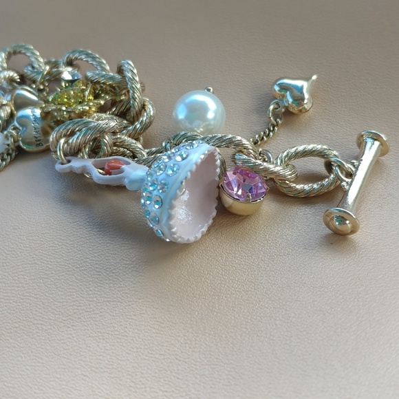 Betsey Johnson ballerina charm bracelet - Picture 4 of 6
